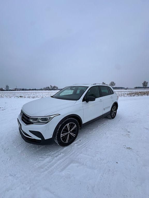 Gebraucht VW Tiguan Active 150 PS (110 kW) 2021 Weiß SUV