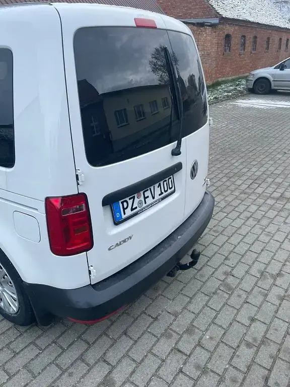 Gebraucht VW Caddy Trendline 102 PS (75 kW) 2016 Weiß Van / Kleinbus