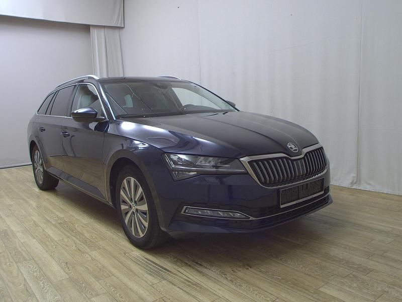 Gebraucht Skoda Superb Style 150 PS (110 kW) 2022 Blau Kombi