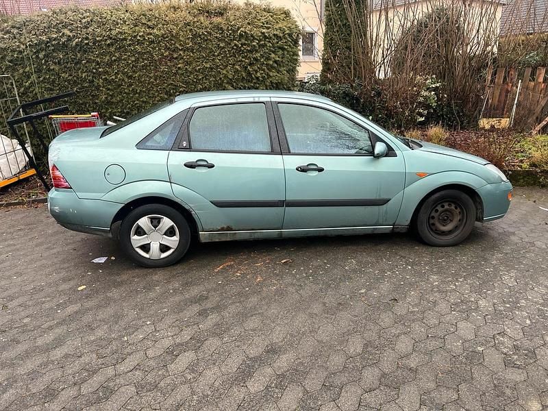 Gebraucht Ford Focus 110 PS (80 kW) 2000 Silber Limousine