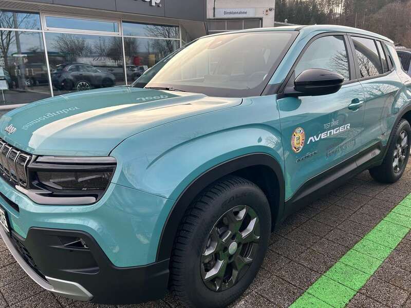 Gebraucht Jeep Avenger EV Altitude 114 kW (156 PS) 2023 Ceramic azure SUV