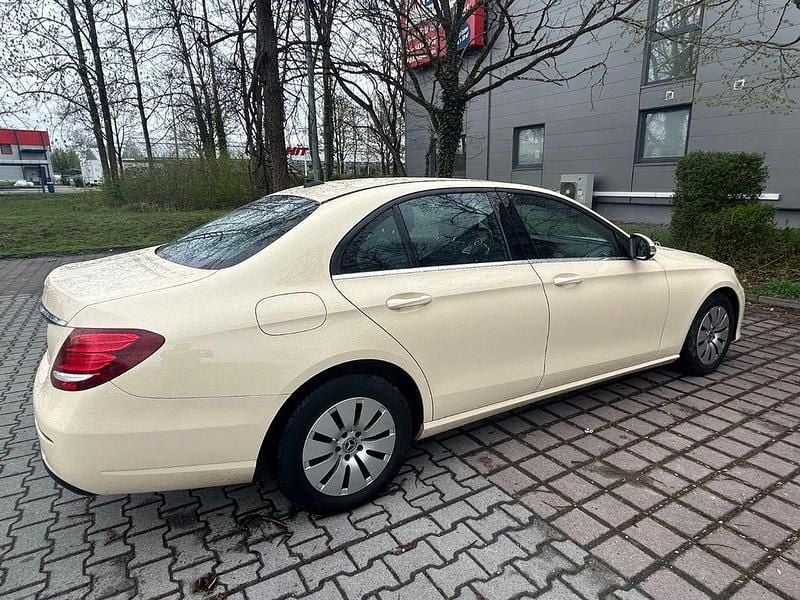 Gebraucht Mercedes E200 160 PS (117 kW) 2019 Beige Limousine