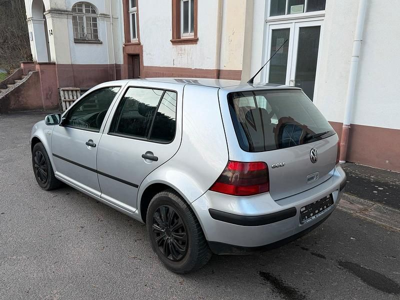 Gebraucht VW Golf IV 70 PS (51 kW) 2002 Silber Limousine