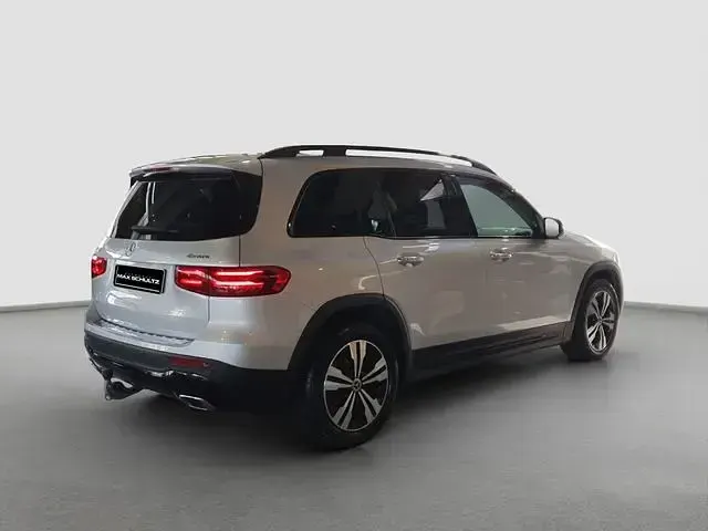 Gebraucht Mercedes GLB220 Night 190 PS (139 kW) 2024 Iridiumsilber (metallic) SUV