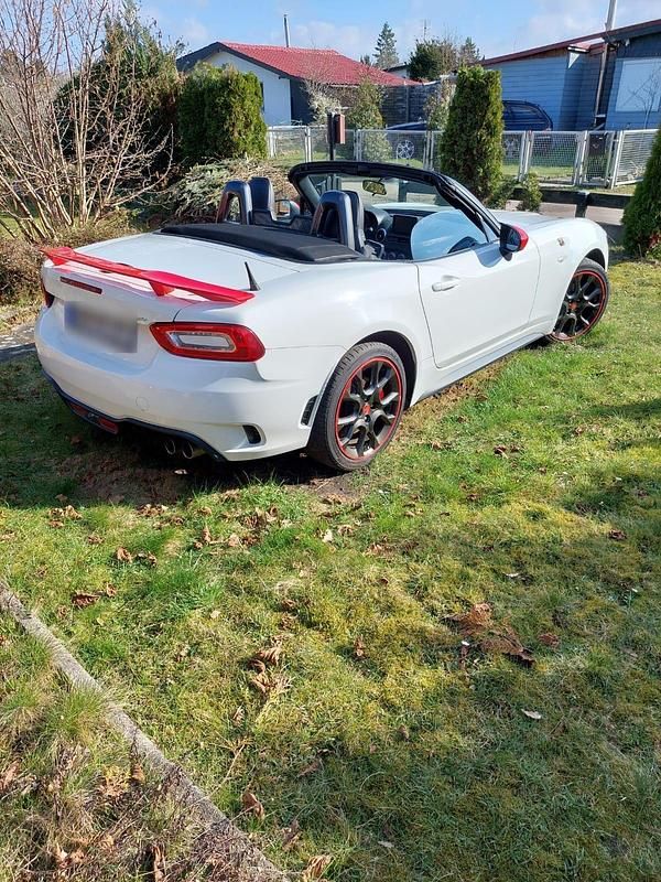 Gebraucht Abarth 124 Spider 170 PS (125 kW) 2017 Weiß Cabrio