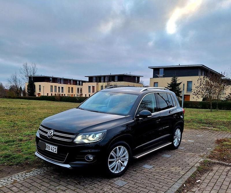 Schwarz Gebraucht 2012 VW Tiguan Trendline SUV | 12.990 € (Etwas zu teuer) - Bild 1/4