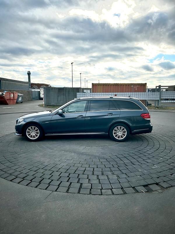 Gebraucht Mercedes E200 136 PS (100 kW) 2016 Grau Kombi