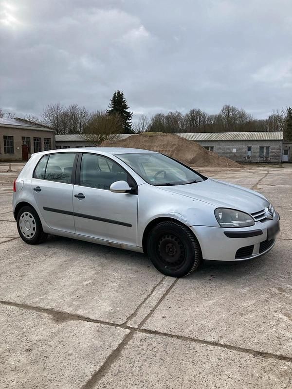 Gebraucht VW Golf IV 140 PS (102 kW) 2003 Grau Limousine