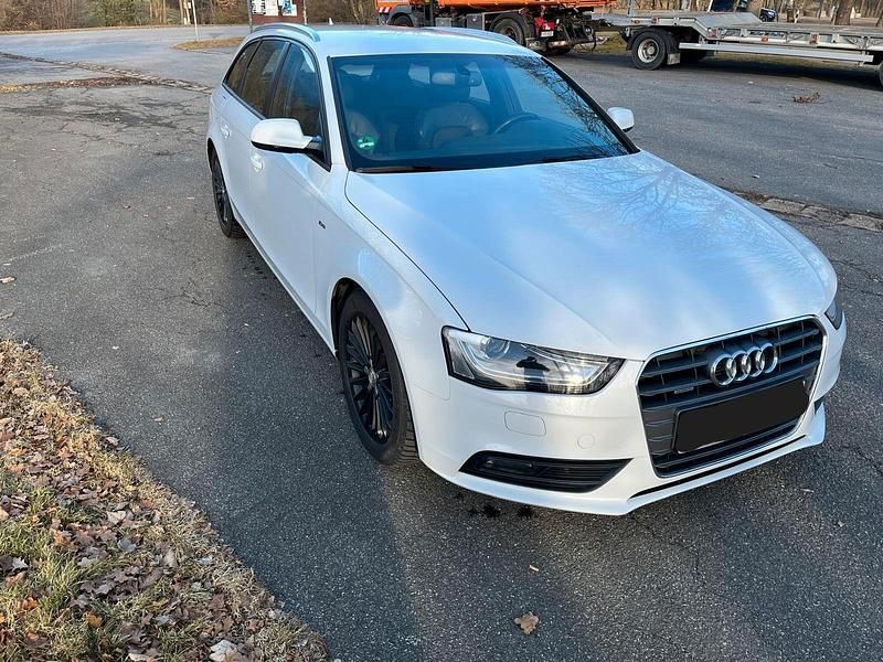 Weiß Gebraucht 2015 Audi A4 S-Line Kombi | 13.000 € (Fairer Preis) - Bild 1/4