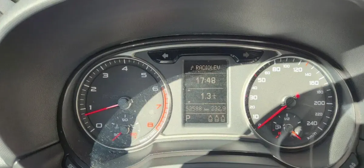 Gebraucht Audi A1 Sportback Ambition 122 PS (89 kW) 2012 Rot Kleinwagen