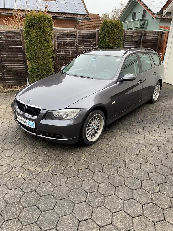 Gebraucht BMW 318 129 PS (94 kW) 2007 Grau Kombi