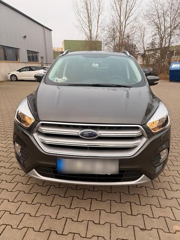 Gebraucht Ford Kuga 120 PS (88 kW) 2018 Grau SUV