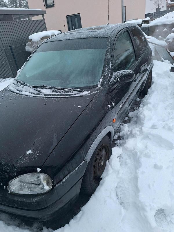 Gebraucht Opel Corsa 54 PS (39 kW) 1999 Schwarz Coupé