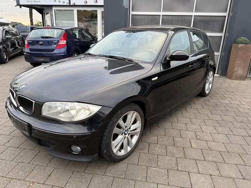 Saphirschwarz Gebraucht 2006 BMW 118 Kleinwagen | 999 € - Bild 1/4