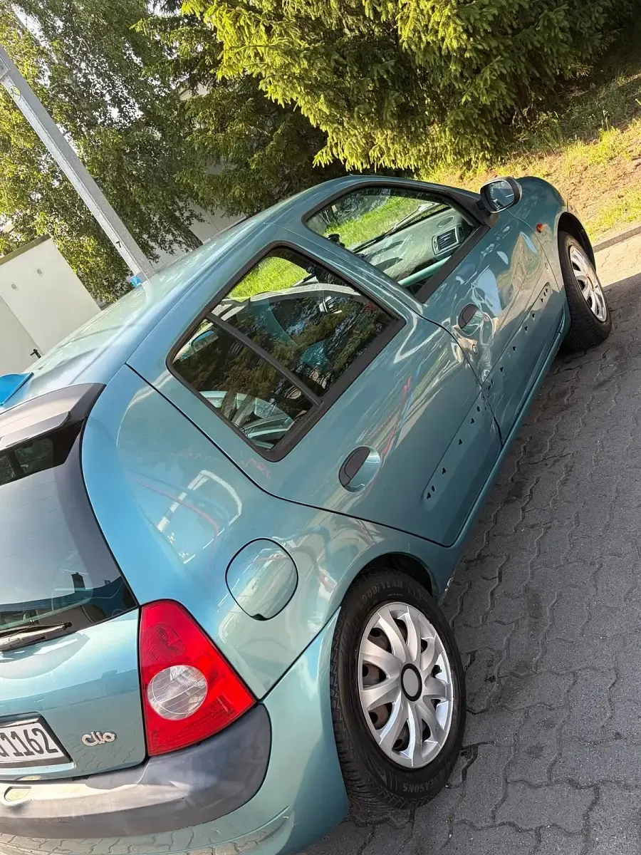 Occasion Renault Clio II 75 ch (55 kW) 2002 Bleue Citadine