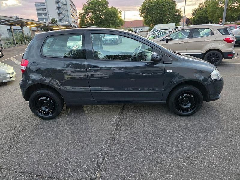 Usata VW Fox Basis 54 CV (39 kW) 2007 Grigio Utilitaria