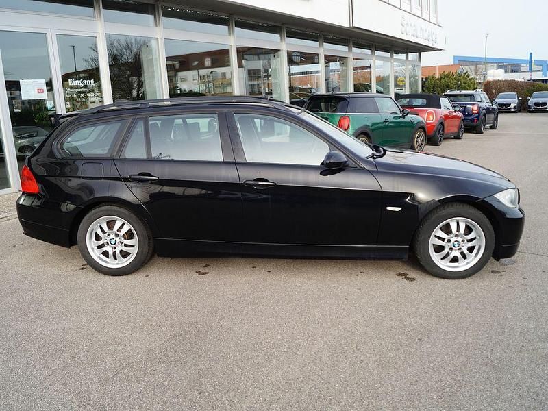 Gebraucht BMW 320 163 PS (119 kW) 2007 Schwarz Kombi