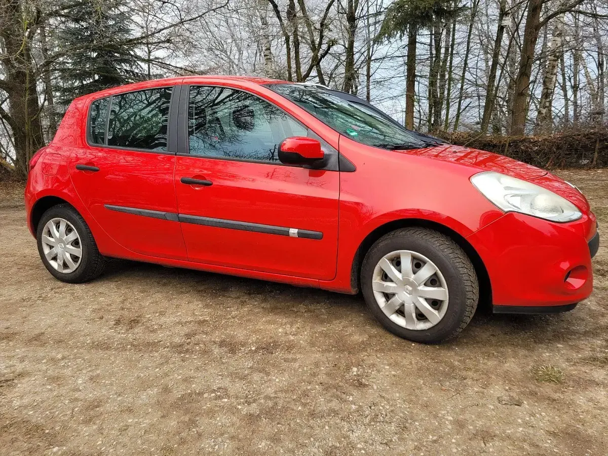 Gebraucht Renault Clio III 75 PS (55 kW) 2012 Rot Kleinwagen