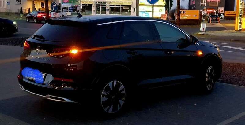 Schwarz Gebraucht 2024 Opel Grandland X Elegance SUV | 25.999 € (Guter Preis) - Bild 1/4