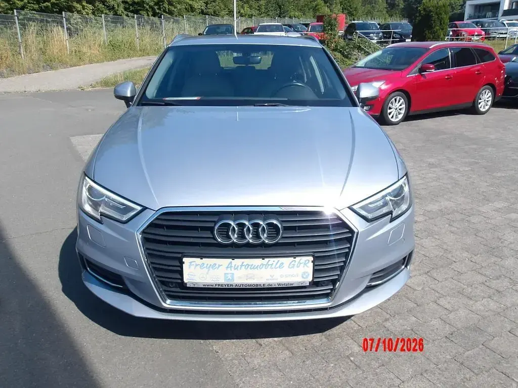 Gebraucht Audi A3 Design 116 PS (85 kW) 2018 Silber Limousine