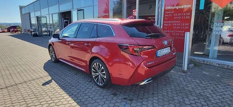 Gebraucht Toyota Corolla Team 196 PS (144 kW) 2023 Karminarot metallic Limousine
