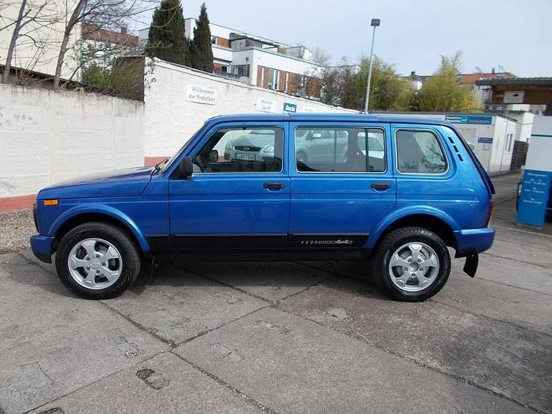Gebraucht Lada Urban 83 PS (61 kW) 2019 Blau SUV