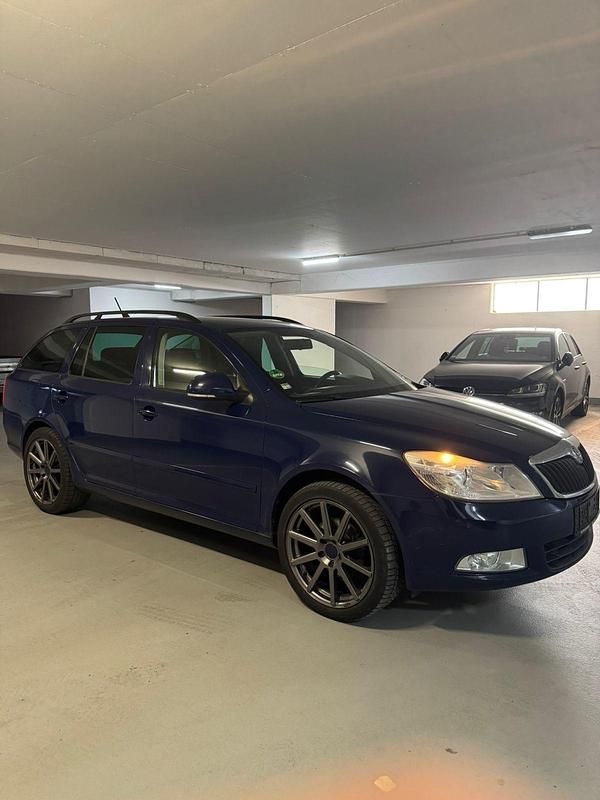Gebraucht Skoda Octavia 140 PS (102 kW) 2012 Kombi