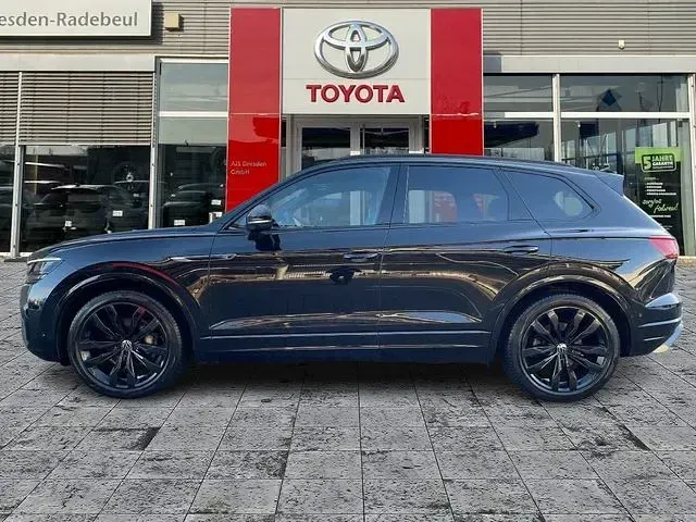 Gebraucht VW Touareg R-line 286 PS (210 kW) 2023 Grenadillschwarz metallic SUV
