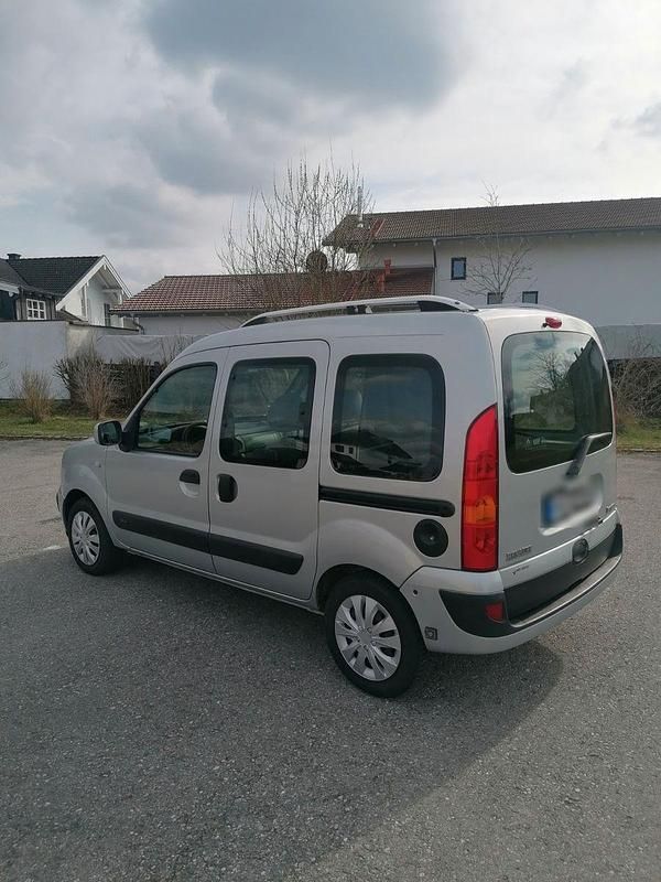Gebraucht Renault Kangoo Authentique 75 PS (55 kW) 2006 Silber Van / Kleinbus