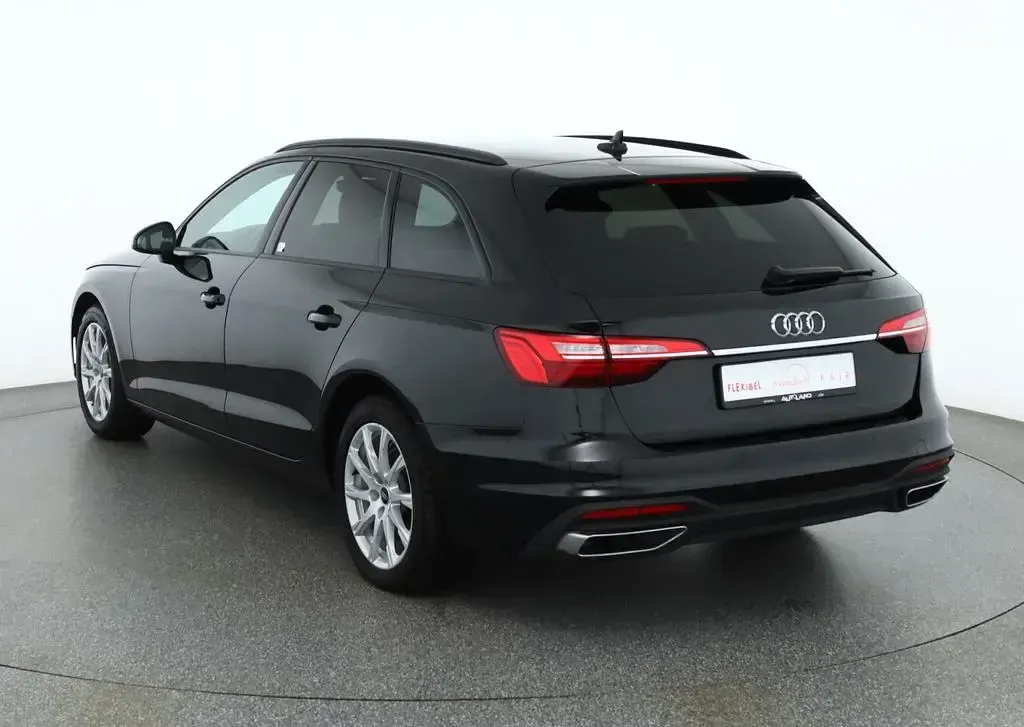 Gebraucht Audi A4 Ambiente 150 PS (110 kW) 2022 Schwarz Kombi