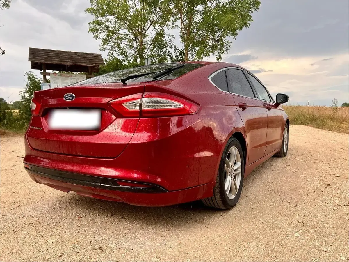 Gebraucht Ford Mondeo Titanium 150 PS (110 kW) 2016 Rot Limousine