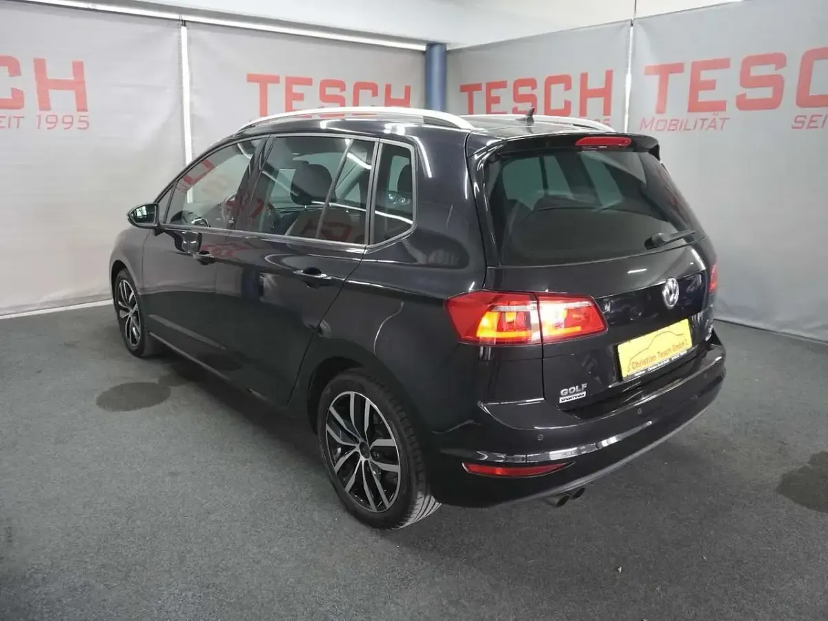 Gebraucht VW Golf Sportsvan Sound 125 PS (91 kW) 2017 Schwarz Van / Kleinbus