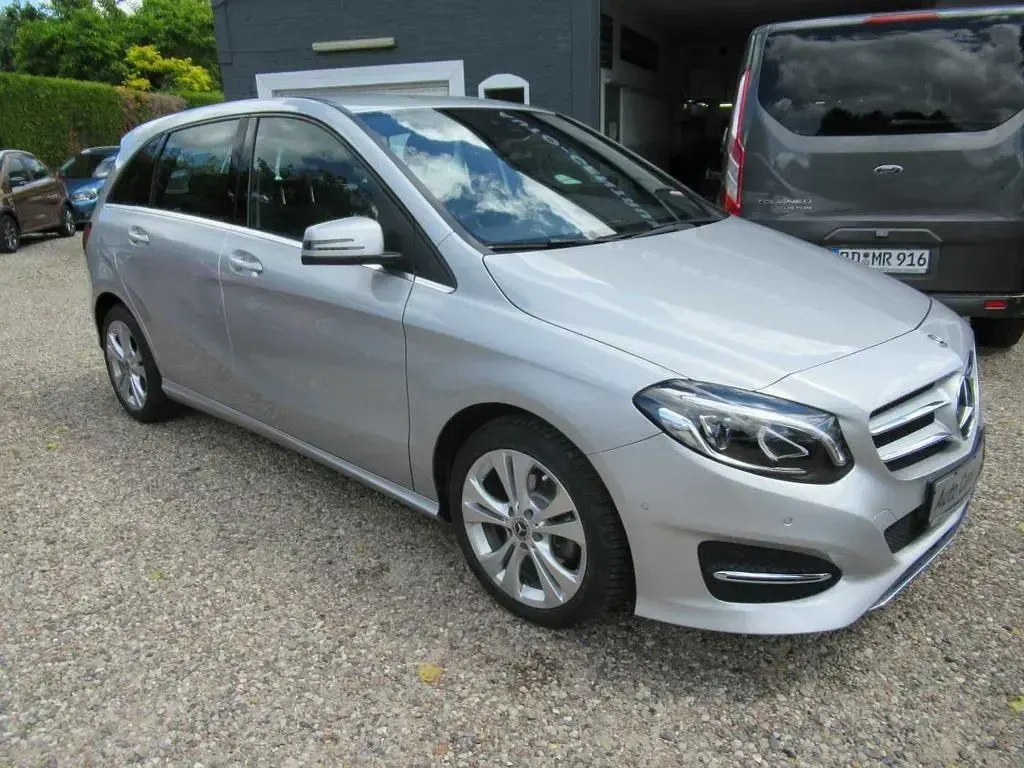 Gebraucht Mercedes B180 Edition 109 PS (80 kW) 2017 Silber Kleinwagen
