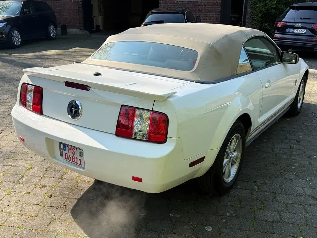 Gebraucht Ford Mustang 213 PS (156 kW) 2008 Weiß Cabrio