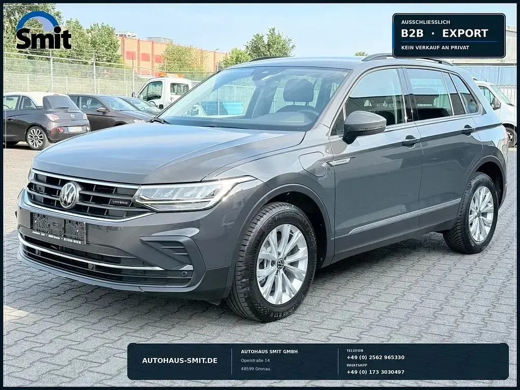 Gebraucht VW Tiguan Life 245 PS (180 kW) 2023 Grau SUV