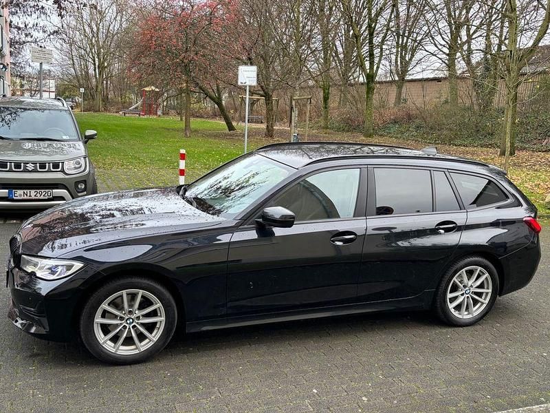 Gebraucht BMW 320 190 PS (139 kW) 2022 Schwarz Kombi