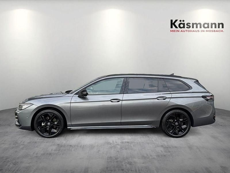 Gebraucht VW Passat R-line 150 PS (110 kW) 2025 Diabasgrau metallic Kombi