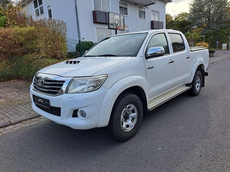 Weiß Gebraucht 2011 Toyota HiLux Life Abholung | 14.300 € (Guter Preis) - Bild 1/4