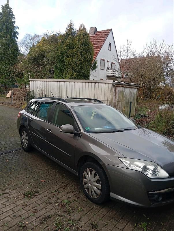 Grau Gebraucht 2010 Renault Laguna III Kombi | 3.699 € (Fairer Preis) - Bild 1/4