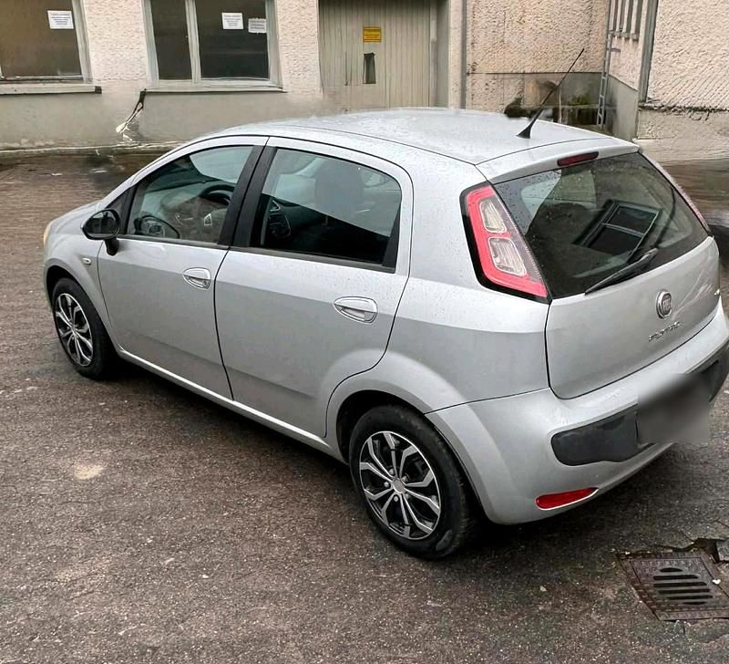 Gebraucht Fiat Punto 65 PS (47 kW) 2010 Grau Kleinwagen