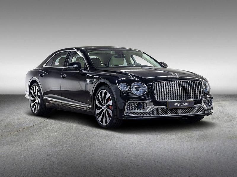 Gebraucht Bentley Flying Spur 551 PS (405 kW) 2024 Schwarz Limousine