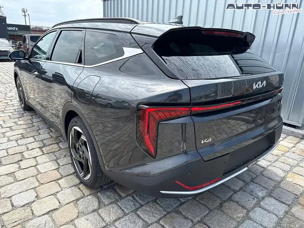 Neu Kia K4 179 PS (131 kW) 2026 Interstellargrau metallic Kombi