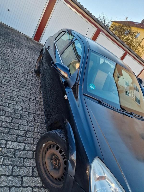 Second-hand Opel Astra 200 CP (147 kW) 2009 Berlinǎ