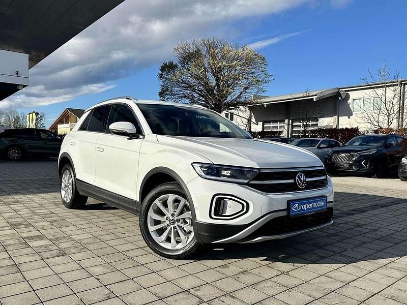 Pure white/weiß Gebraucht 2023 VW T-Roc Style SUV | 26.990 € (Guter Preis) - Bild 1/1