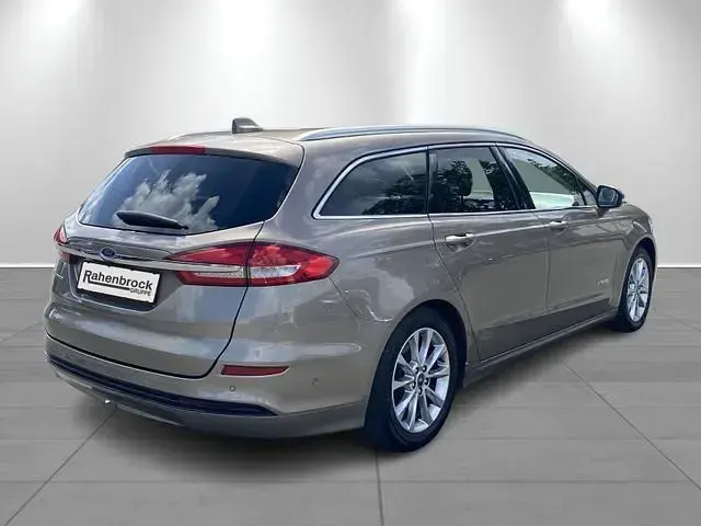 Gebraucht Ford Mondeo Titanium 140 PS (102 kW) 2020 Silber Kombi