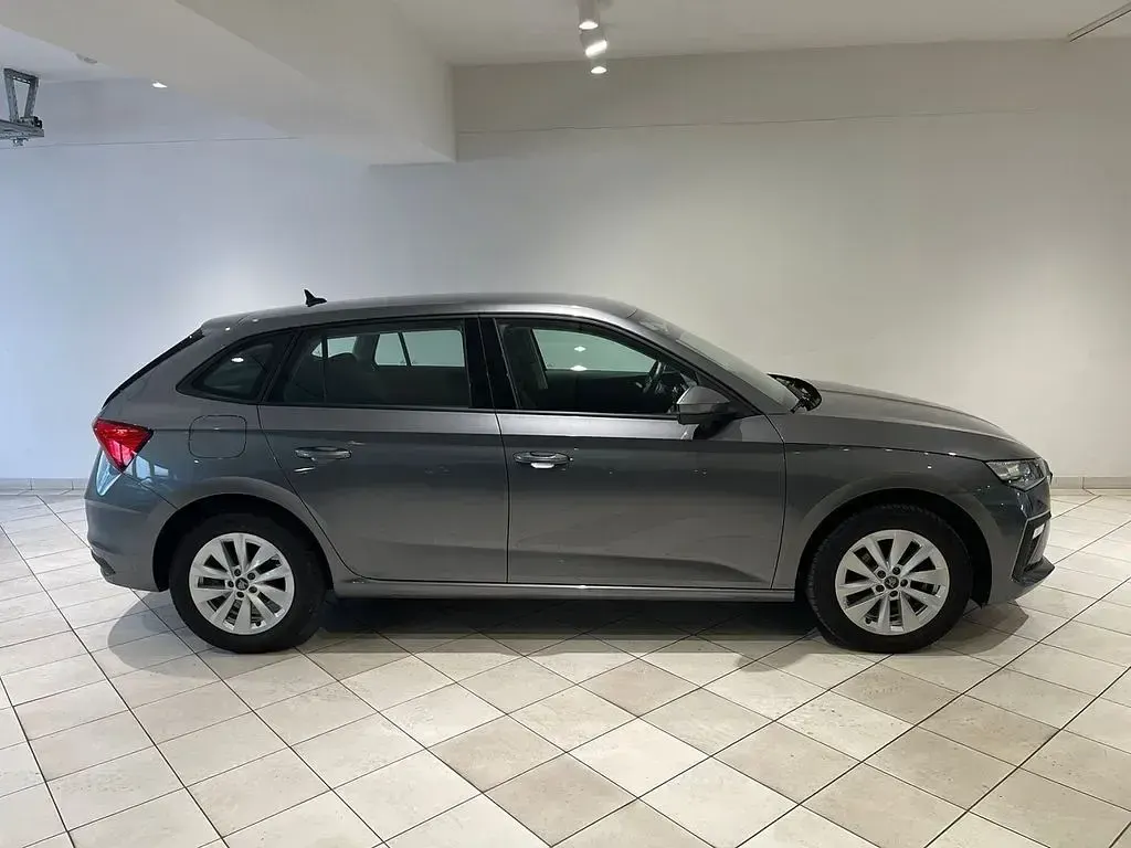 Usata Skoda Scala 116 CV (85 kW) 2025 Grigio Utilitaria