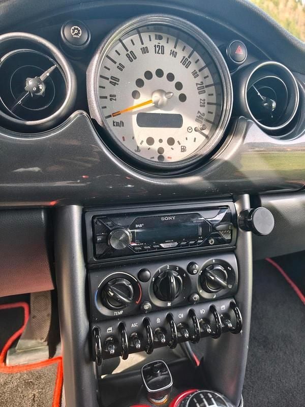 Usata Mini Cooper Chili 90 CV (66 kW) 2006 Rosso Utilitaria