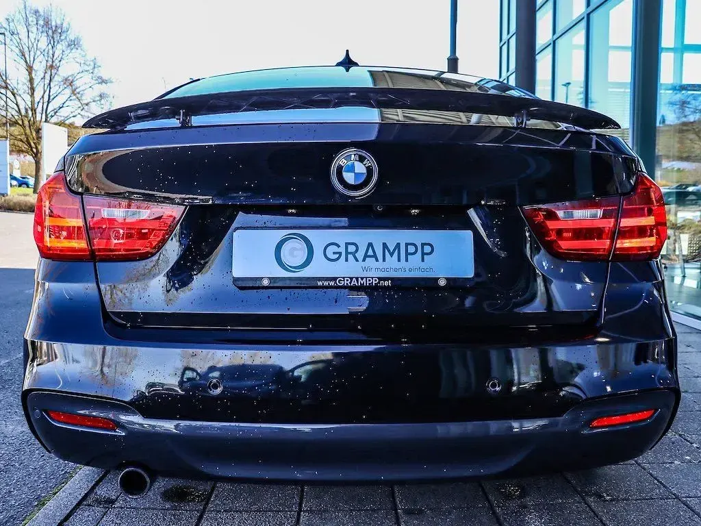 Gebraucht BMW 320 Sport Line 184 PS (135 kW) 2014 Black sapphire Limousine