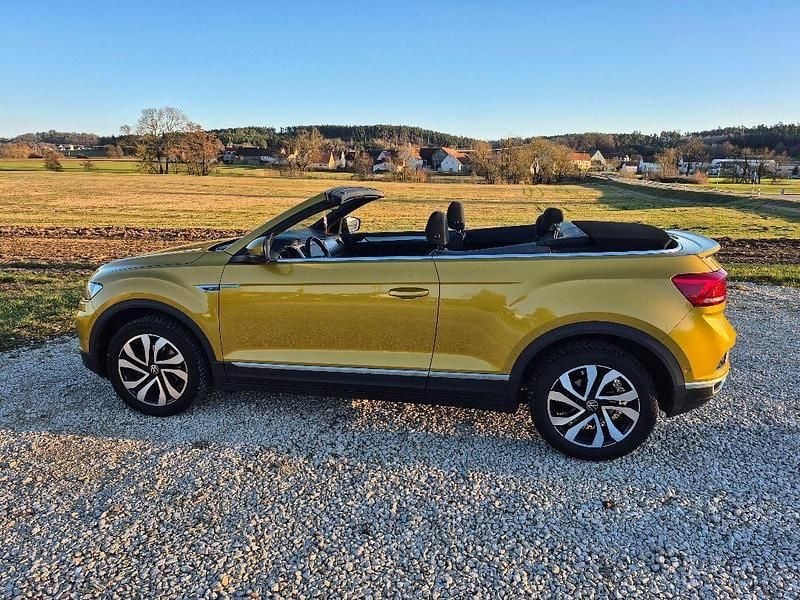 Gebraucht VW T-Roc Cabriolet Active 150 PS (110 kW) 2021 Gold Cabrio