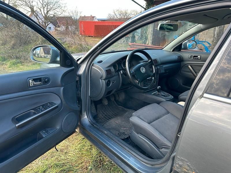 Usata VW Passat 110 CV (80 kW) 2004 Grigio Station wagon